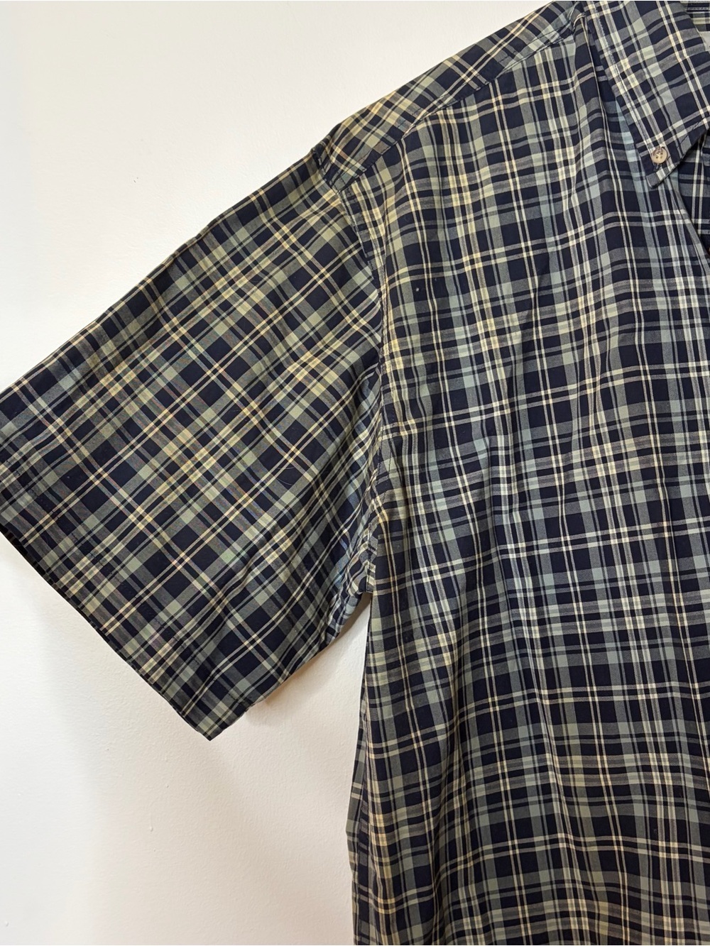Carhartt Men’s Navy and Cream Plaid Short-Sleeve Button-Up Shirt XL - Picture 6 of 8